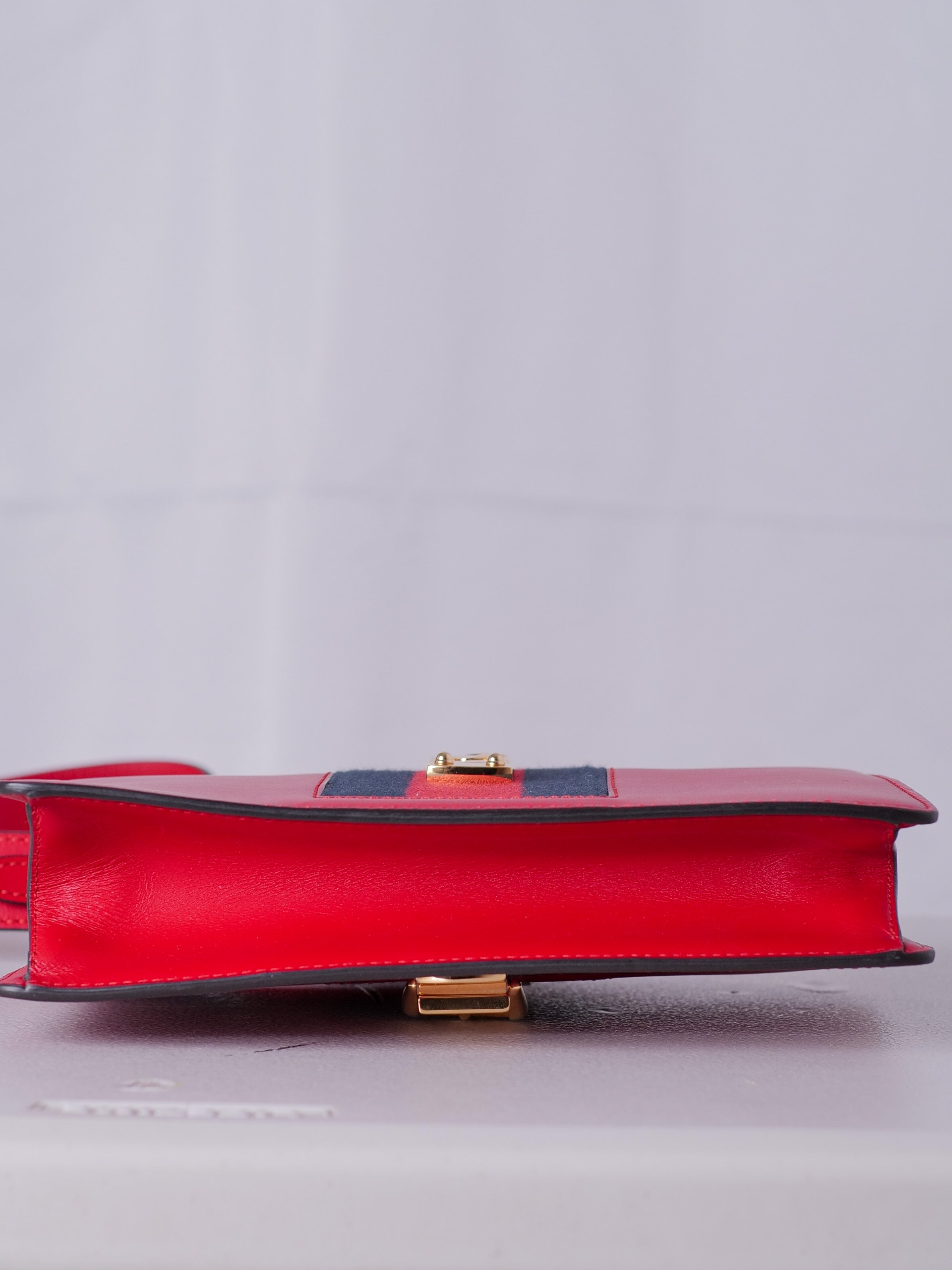 Gucci Sylvie Small Shoulder Bag Piel Roja