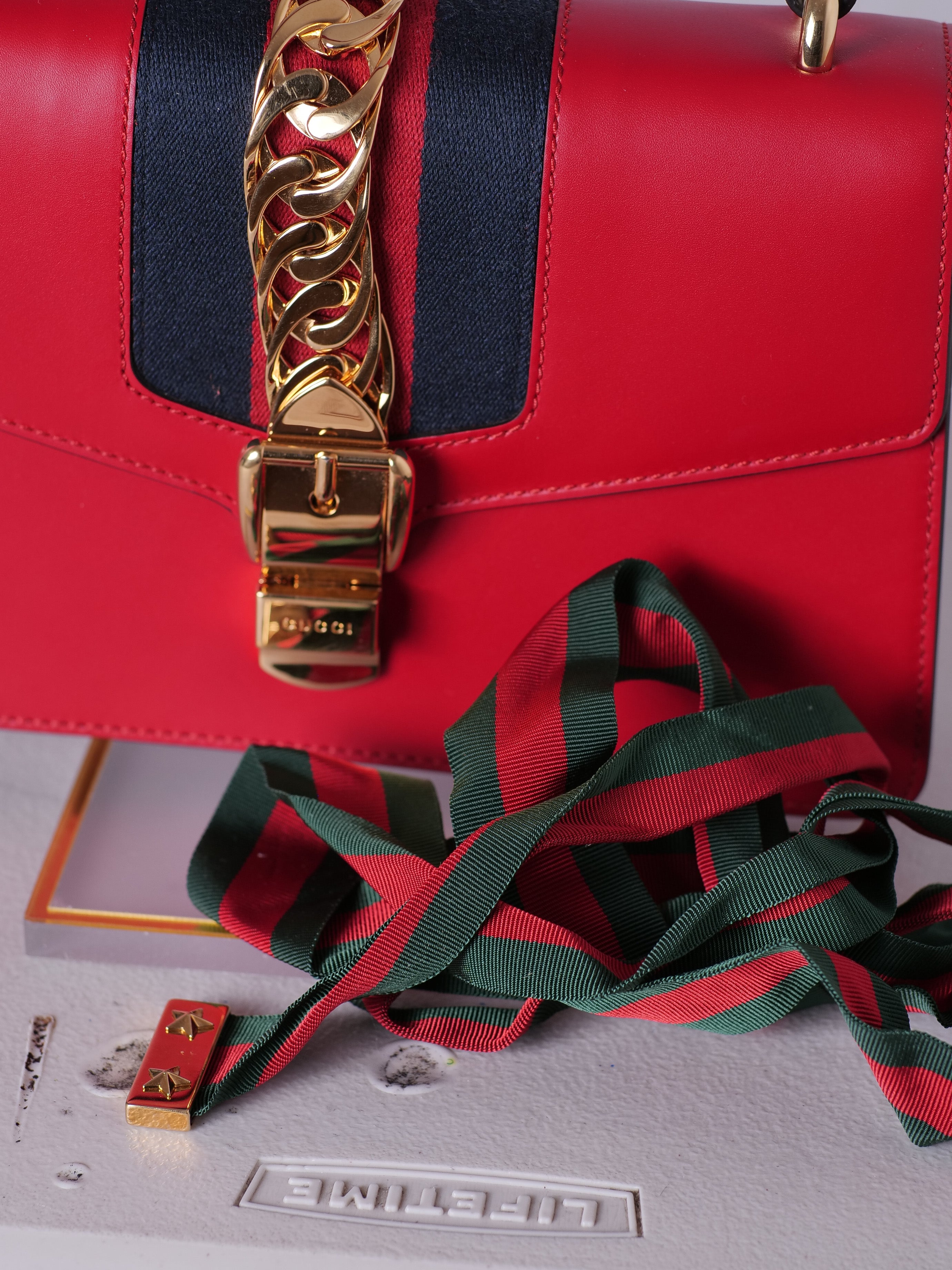 Gucci Sylvie Small Shoulder Bag Piel Roja