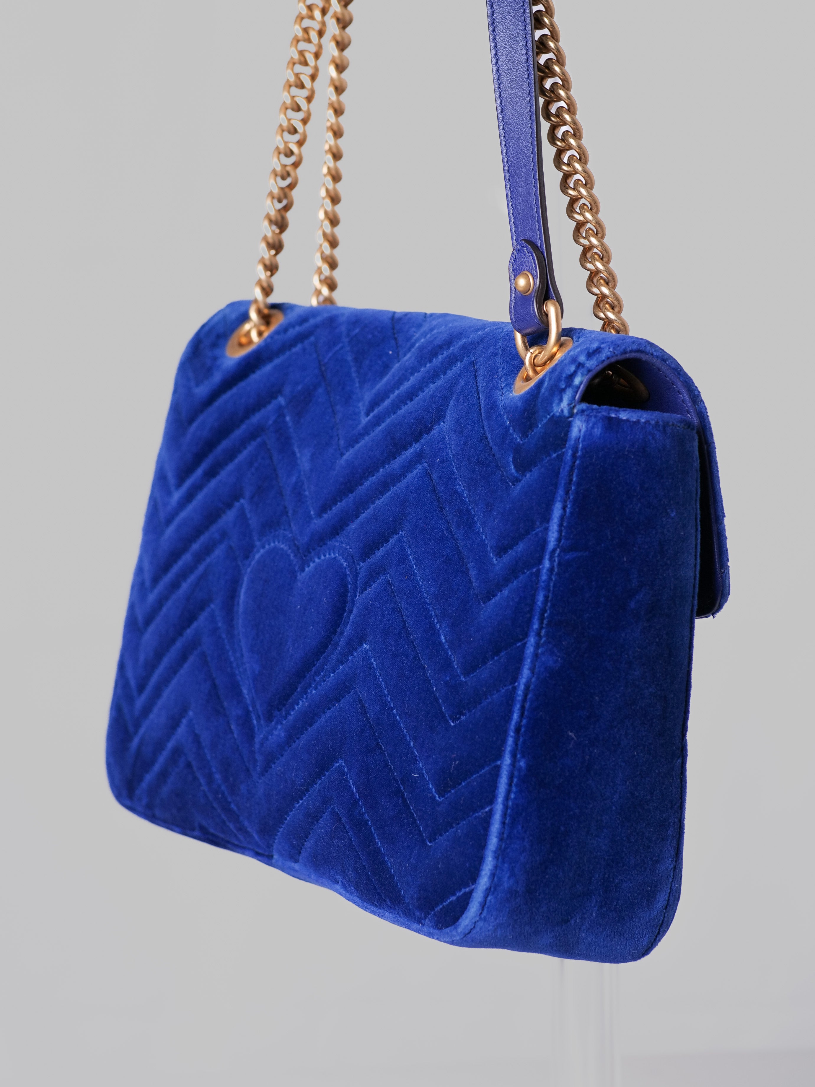 Gucci GG Marmont Medium Velvet Shoulder Bag